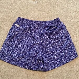 Columbia shorts with pockets. Size small.